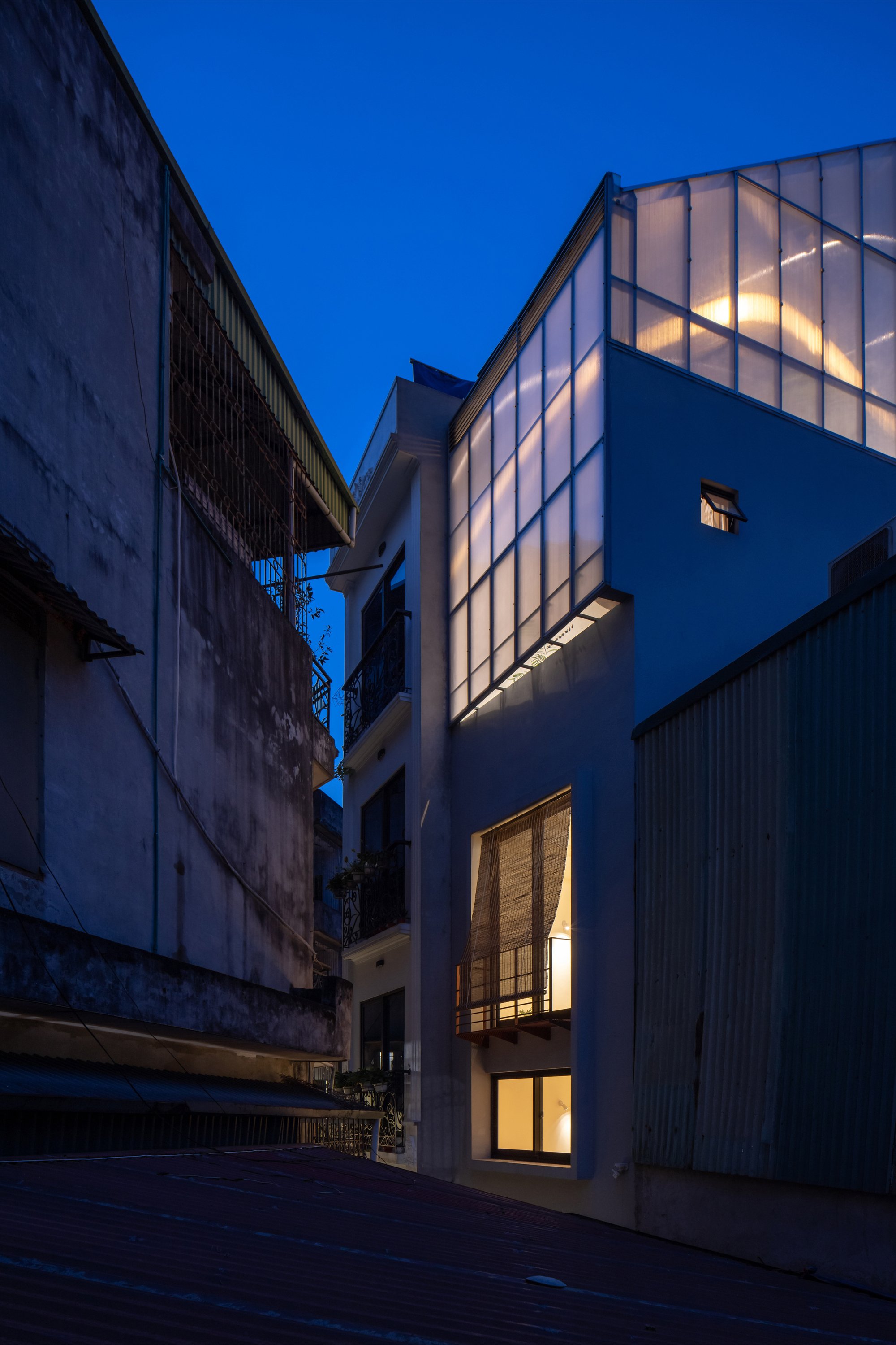 t and m design office Turn a 35-Square-Meter Hanoi Alley Plot into a Vertical Microcosm