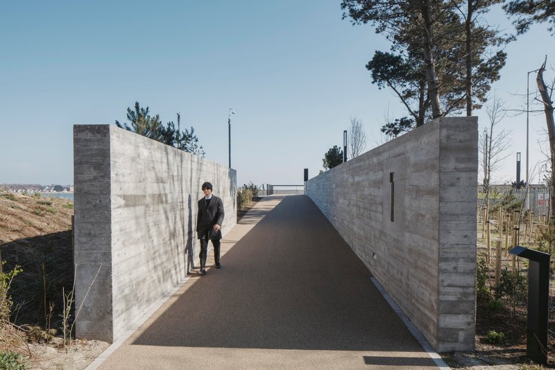 TTT and Darmody Architecture Carve a 2.2km Public Greenway Through Dublin's Working Port