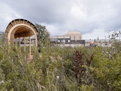 Kollektiiv Builds a Straw Chapel on Tallinn's Pollinator Highway
