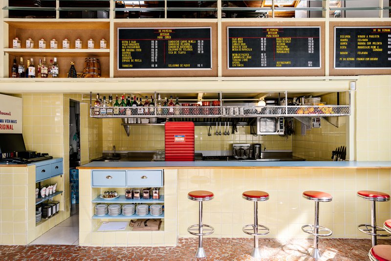 Tadu Arquitetura Packs a Rio-Inspired Tavern into 50 Square Meters in São Paulo