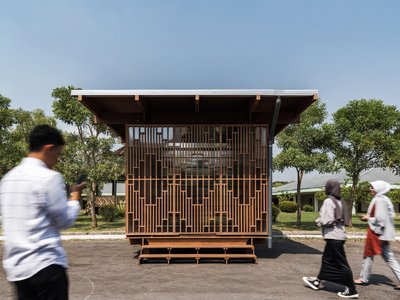 SHAU Indonesia Flat-Packs an Entire Library into 10 Square Meters of Plywood
