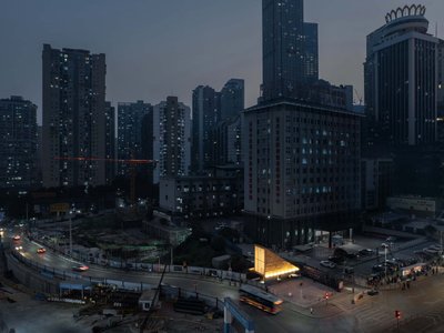 SUZAO Architects Wedge a 60 m² Exhibition Pavilion Between Chongqing's Past and Its Vertical Future