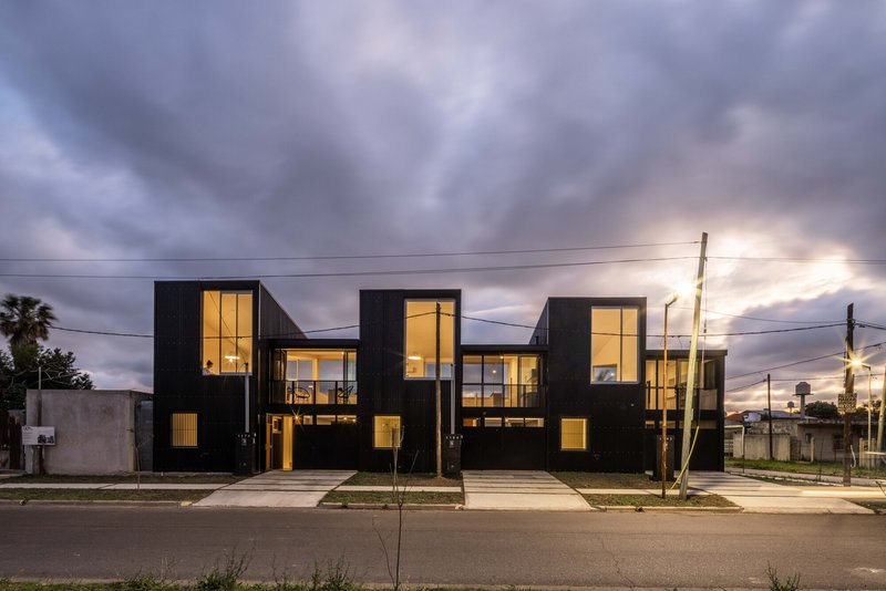 Estudio Focaccia Prieto Packs Three Steel-Frame Duplexes into a Trapezoidal Lot in Villa Elisa