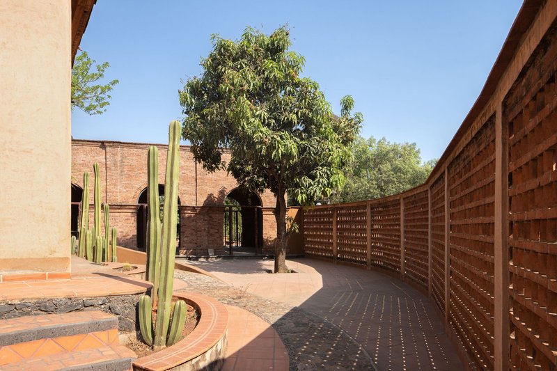 MCH Arquitecto and Echeri Bioconstrucción Build Adobe Vacation Houses in a Michoacán Magic Town