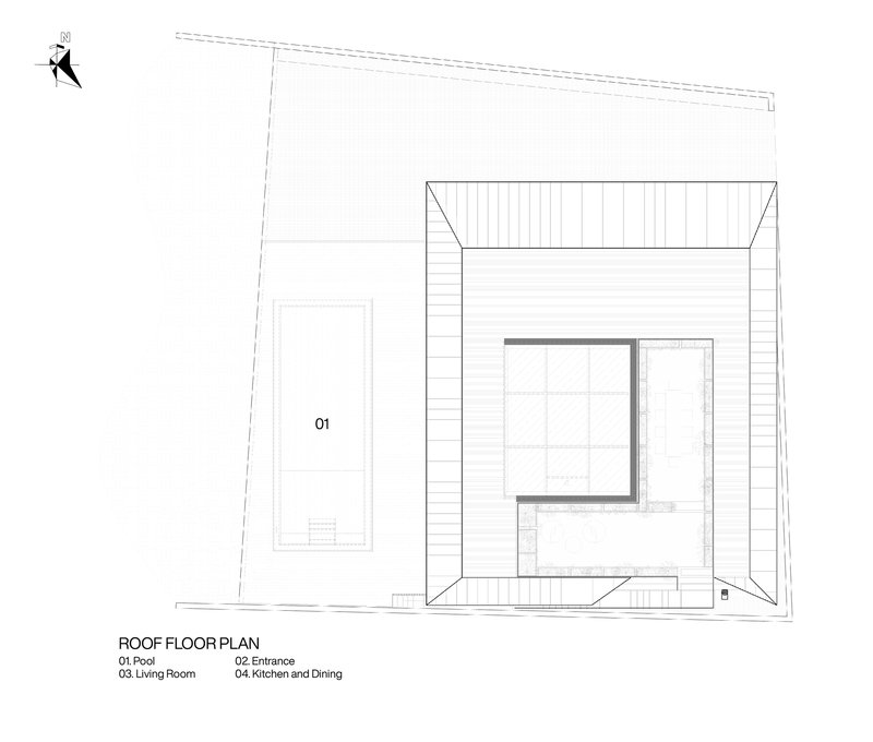 Roof floor plan showing a pool, living room, kitchen and entrance around a central courtyard