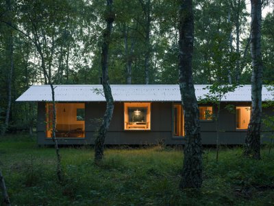 Kim Lenschow and Pihlmann Architects Float a 58 m² Summerhouse Among Danish Birches