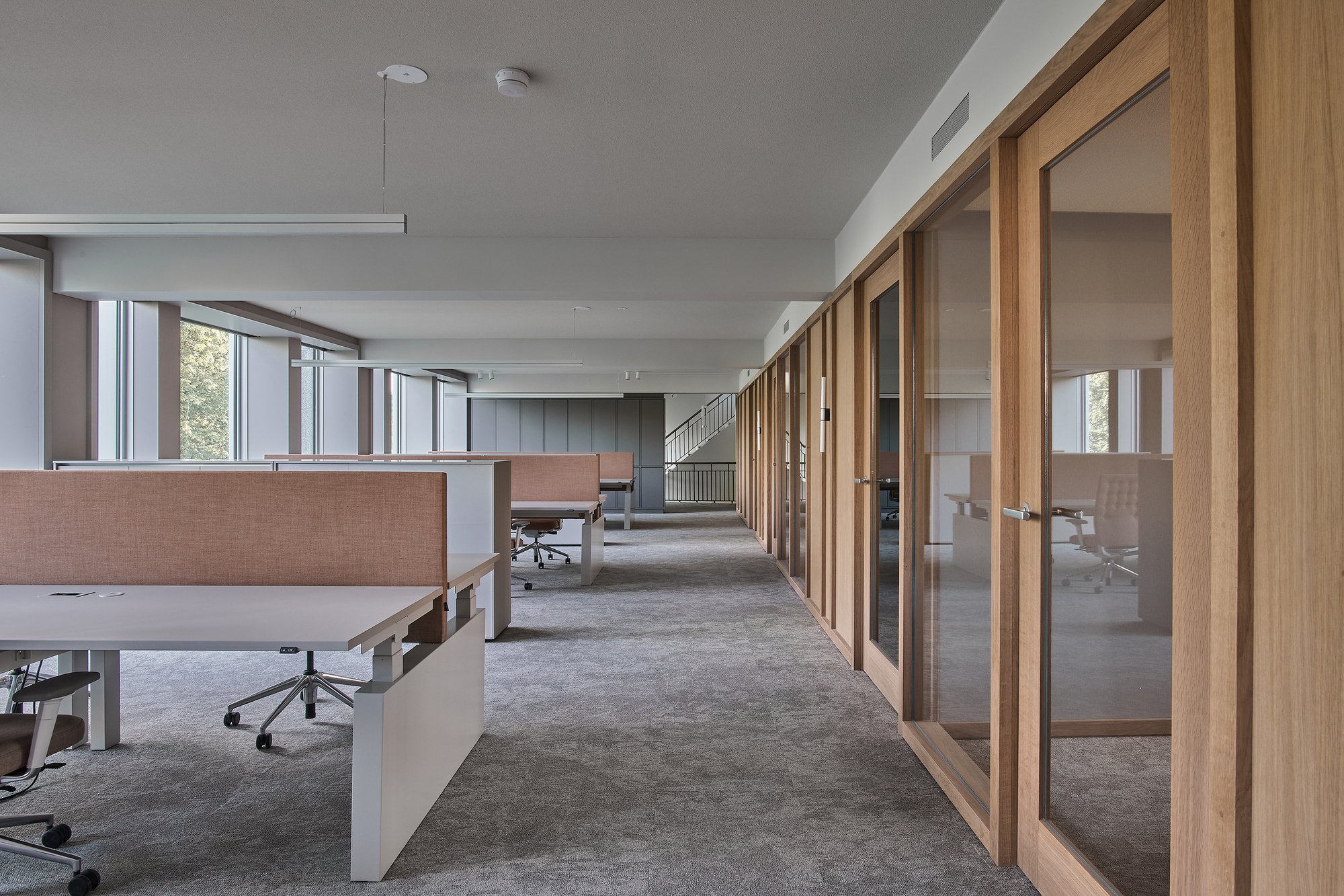 Office Winhov Revives a 1967 Arthur Staal Insurance Bank as a Refined Amsterdam Office