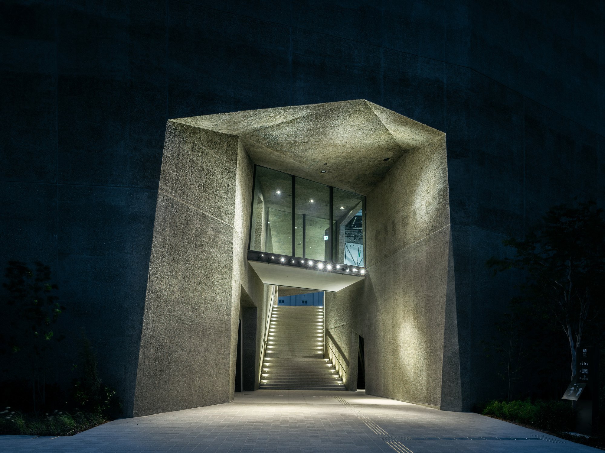 TAISEI DESIGN Sculpts a Concrete Landform on the Kobe Waterfront to House an Aquarium and Food Hall