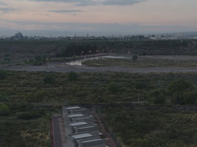 ONA Threads Four Board-Formed Concrete Cabins Along a 260-Meter-Deep Site in Mendoza