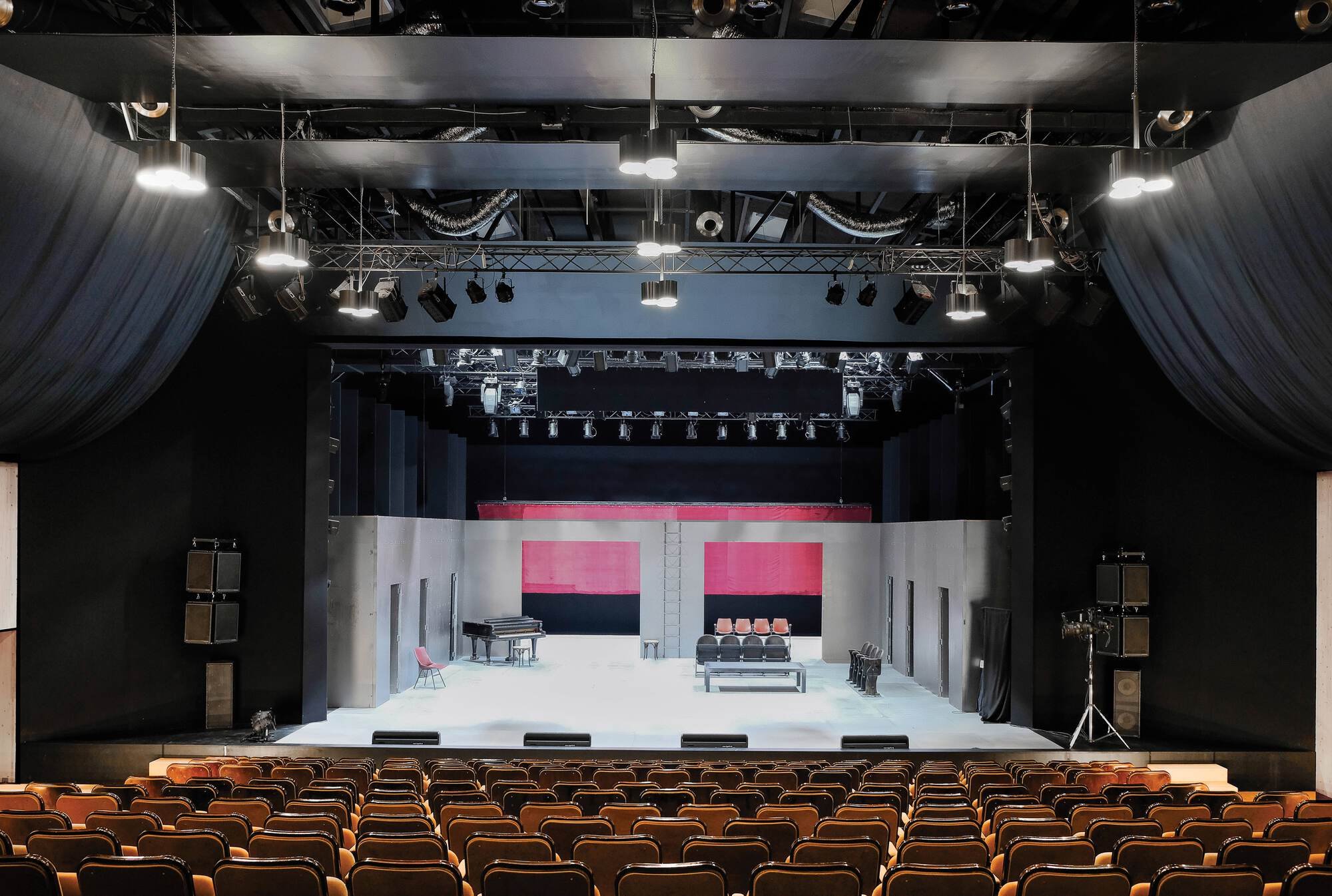 Vidic Grohar Converts a Ljubljana Industrial Hall into a Temporary Theater in Ten Months