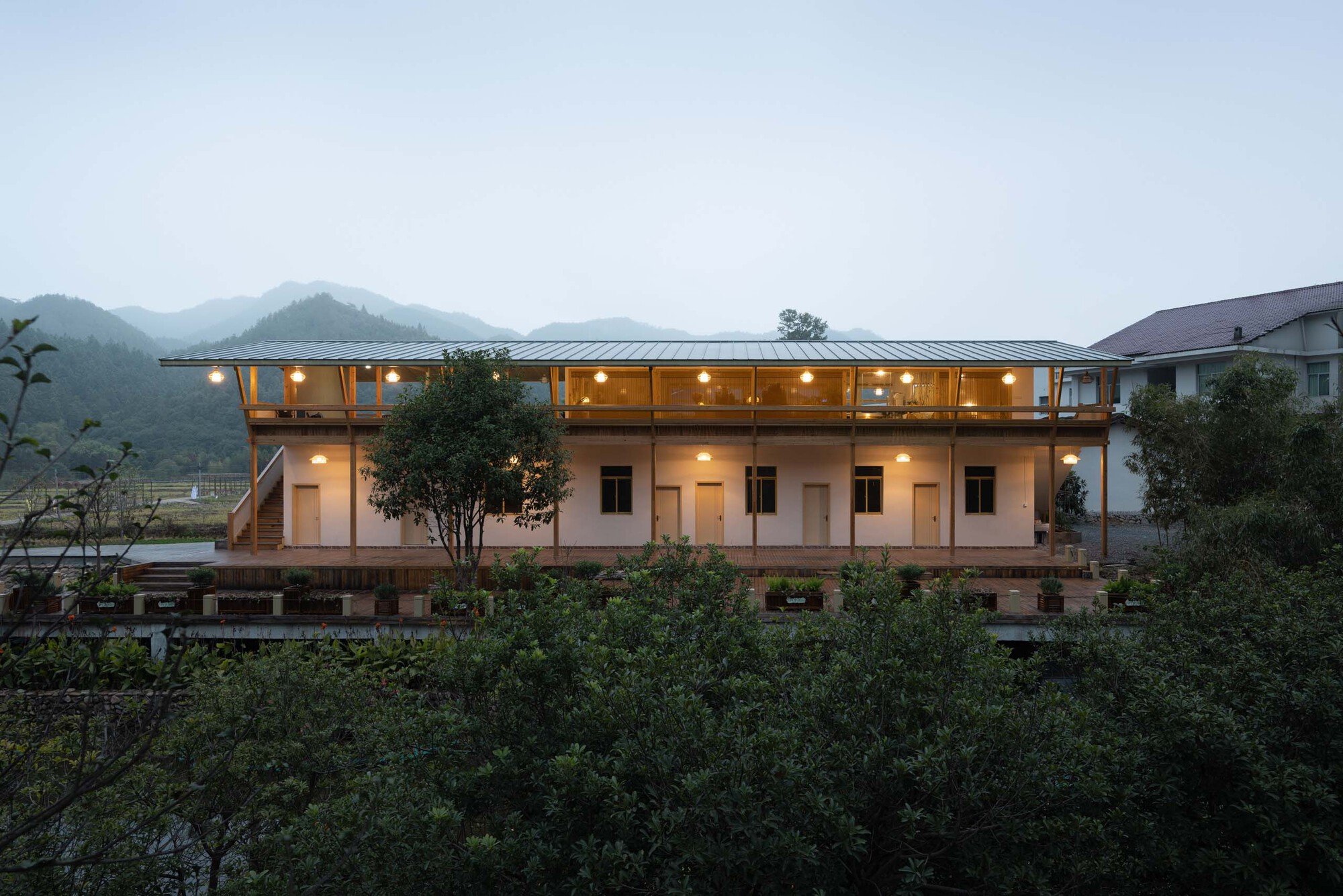 SuiPingYiLi Architecture Studio Saves a Condemned Rural Building and Turns It into a Village Courier Station