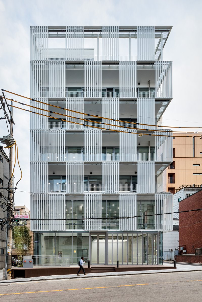 Hyunjoon Yoo and Partners Wrap a Seoul Office Tower in a Metal Curtain That Gives Away 15% of Its Envelope