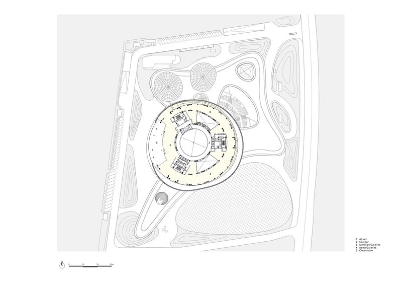 Floor plan drawing showing a ring-shaped gallery level with a central void