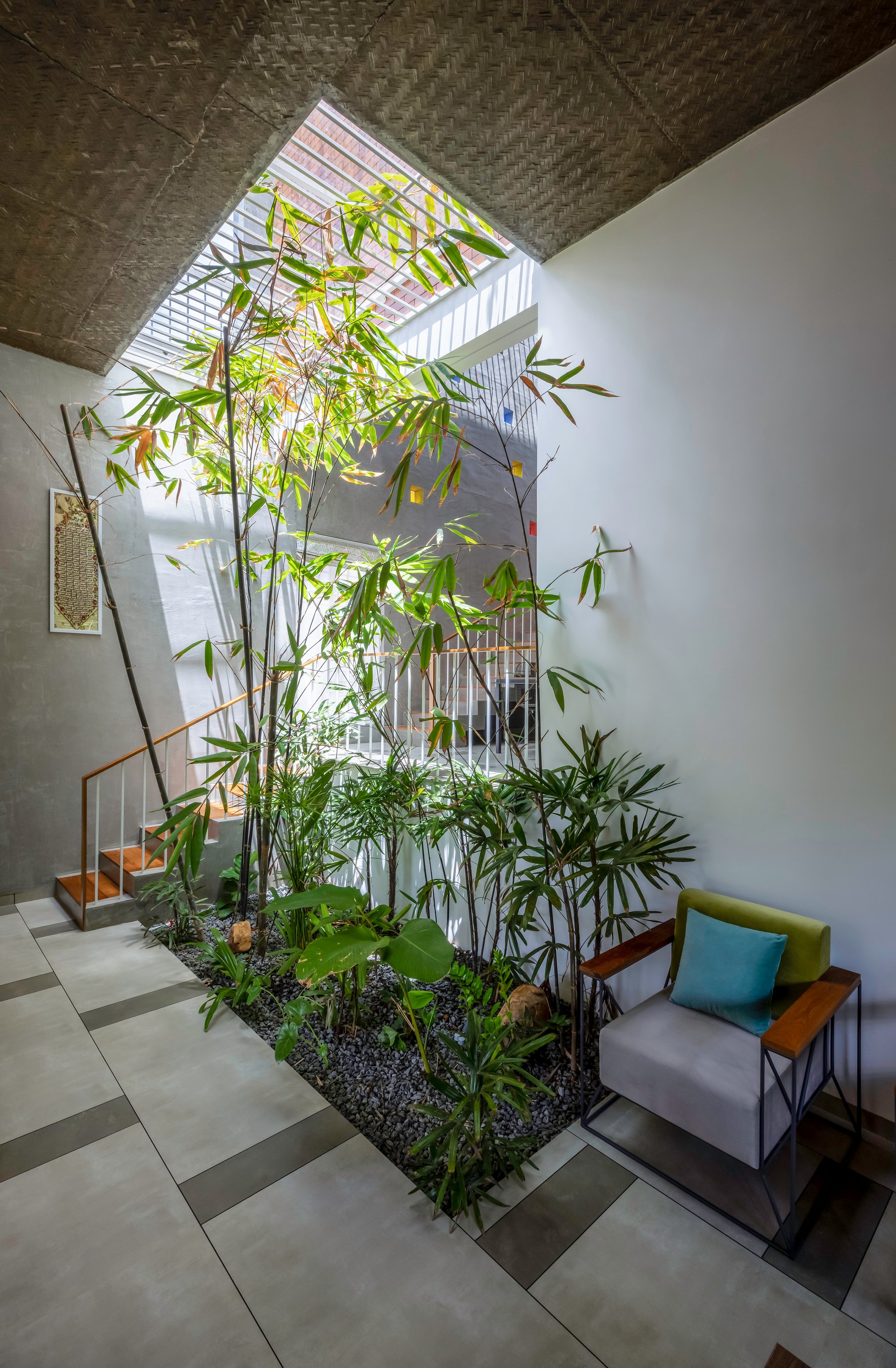 i2a Architects Studio Steps a Kerala House Down a Slope Across Multiple Split Levels