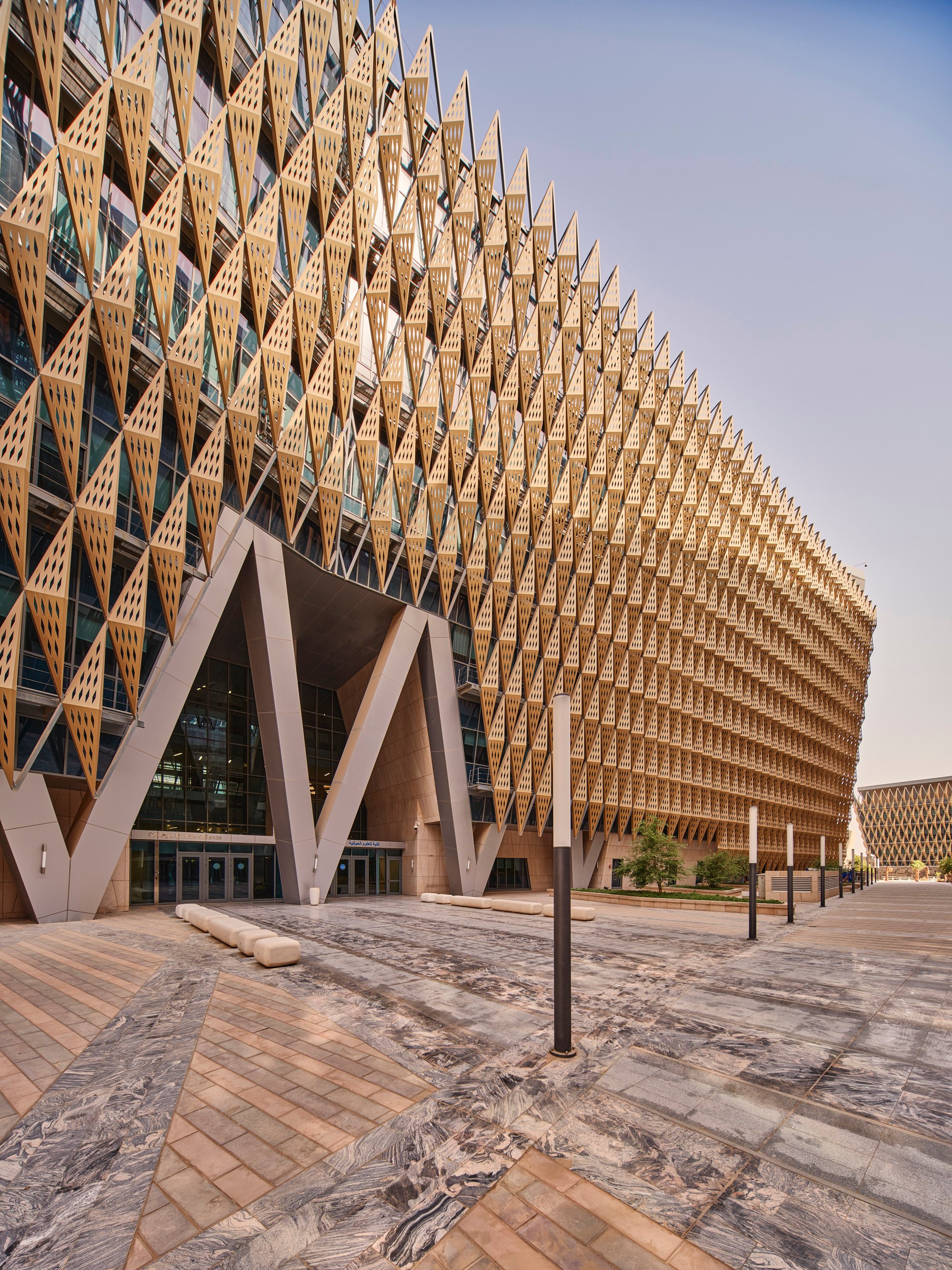 CambridgeSeven and Gulf Consult Wrap a Kuwait University Campus in a Modern Mashrabiya