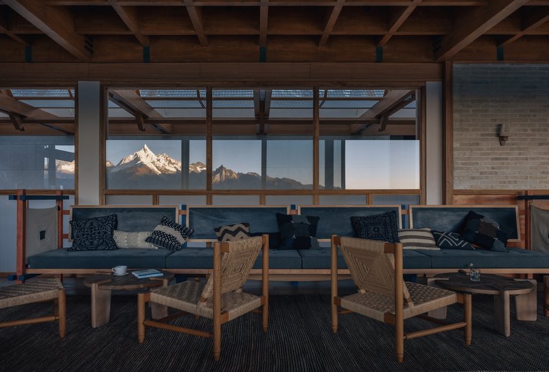 Moguang Studio Carves a Meditative Hotel into the Tourist Chaos of Meili Snow Mountain
