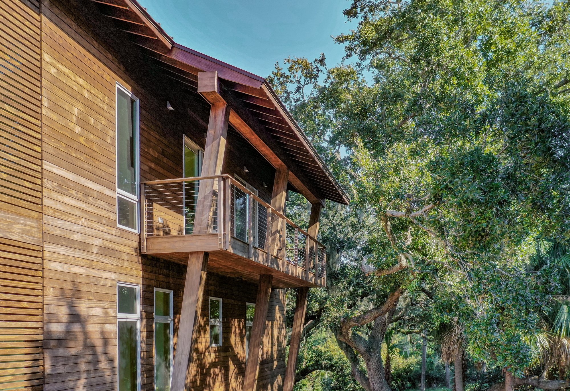 Habitable Form Makes a 2,888-Square-Foot Kiawah Island House That Lives Like a Porch