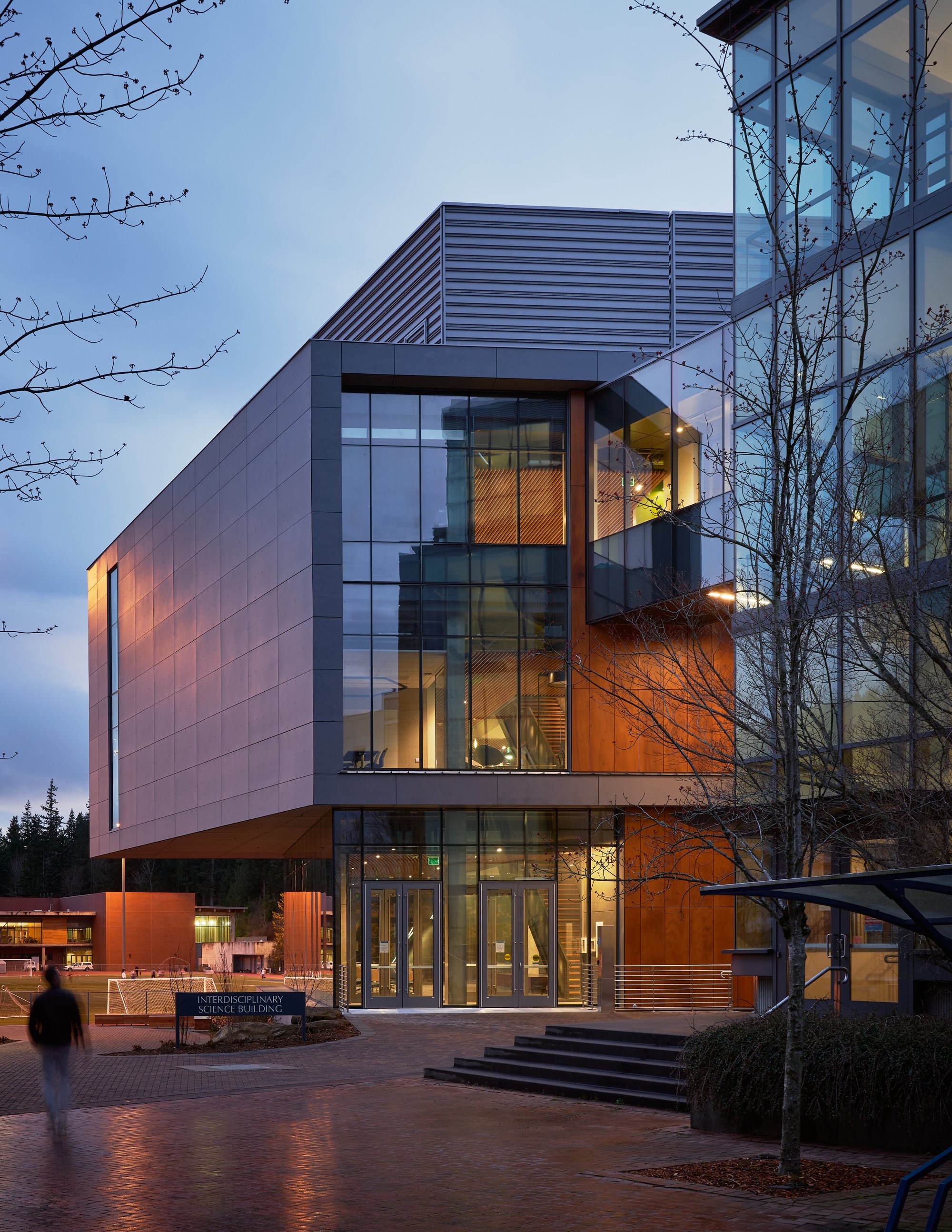 Perkins&Will Twists Two Volumes into a Gateway for Science at Western Washington University