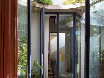 Giusto Van Campenhout Carves Light and Garden into a Buenos Aires Chorizo House
