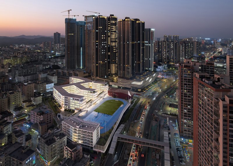 Z and Z STUDIO Stack a 54-Class School into Shenzhen's Dense Urban Village Fabric