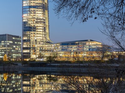 Foster + Partners Builds Hungary's Tallest Tower as a Unified Campus on the Danube
