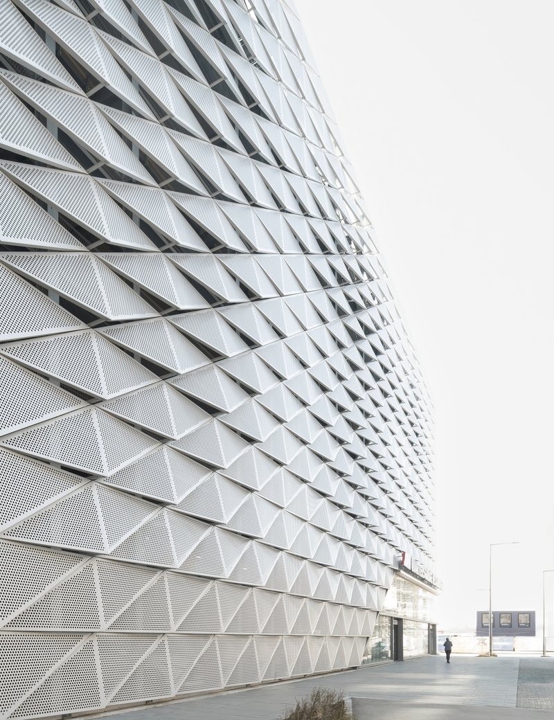 Wittfoht Architekten Wraps a 650-Space Parking Garage in Rippling Folded Metal in Heilbronn