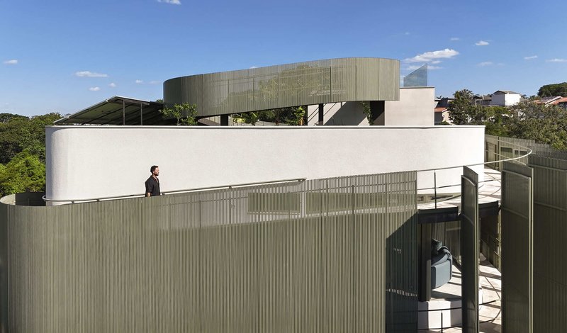 efcarquitetura Wraps an Accessible Home in a Continuous Spiral Ramp in Indaiatuba