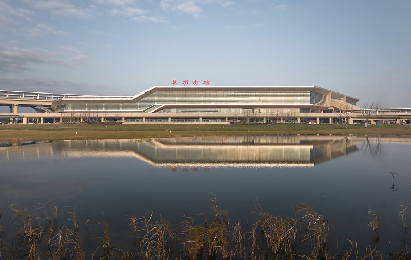 CCTN Design Builds China's First Hexagonal Railway Hub in the Wetlands of Suzhou