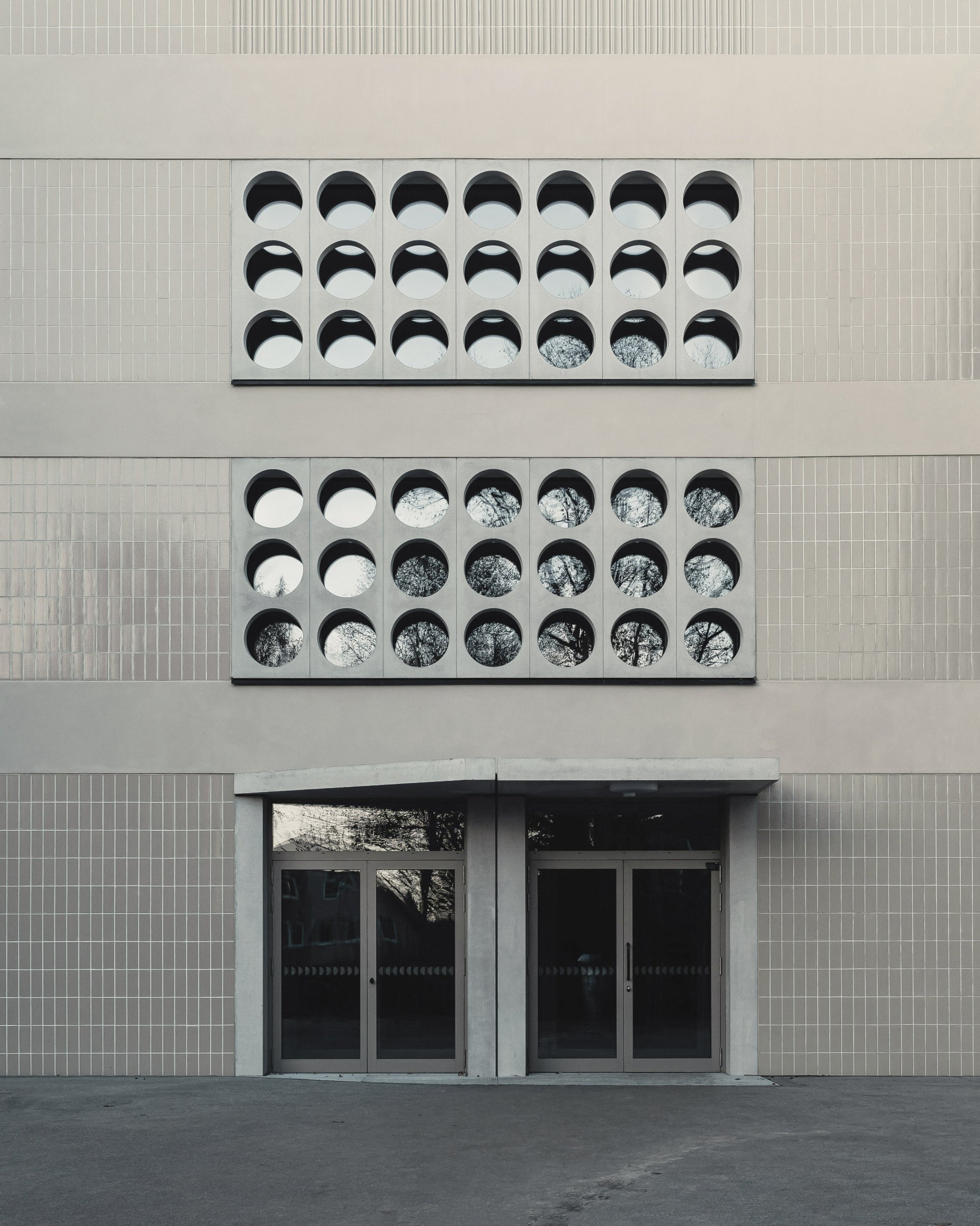 AFF architekten Extends a Cold War School in Berlin with a GDR-Inflected Concrete Addition