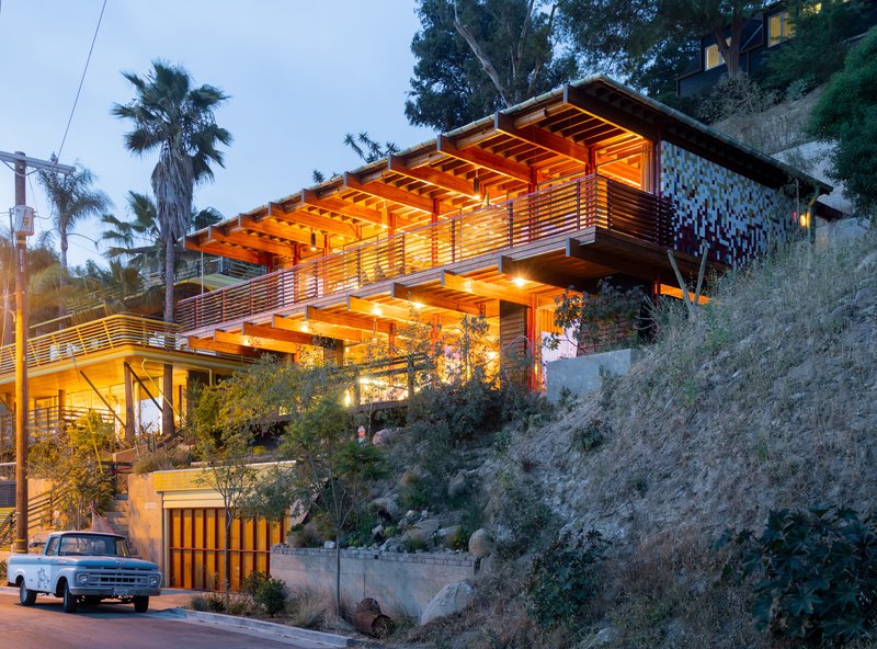 Diego Cano-Lasso Cantilevers a House Over an Unbuildable Los Angeles Hillside