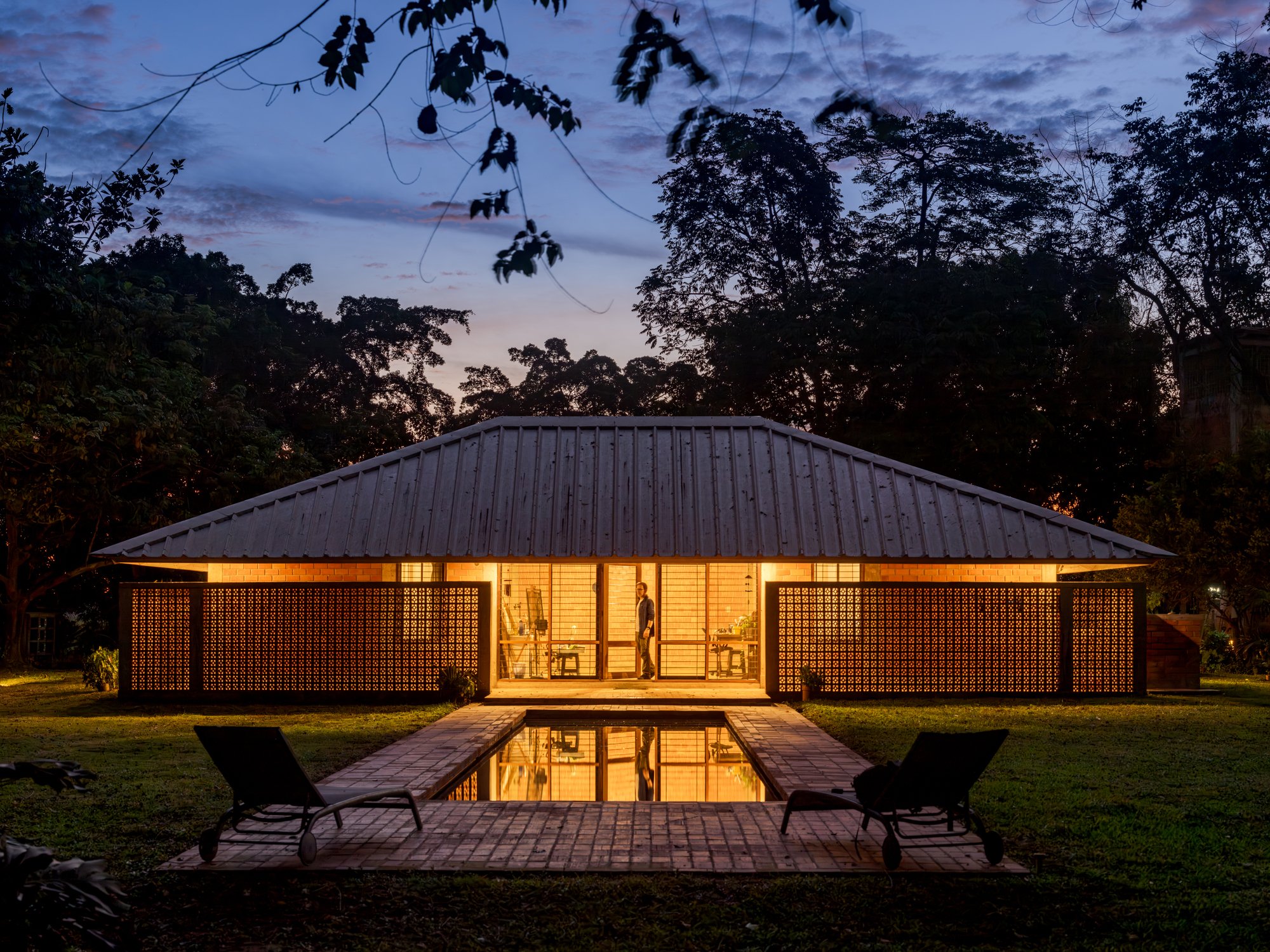 Vásquez & López Build a Brick Villa That Breathes with the Amazon in Pucallpa