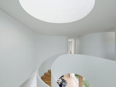 Breathtaking project Boomerang House by Joe Adsett Architects