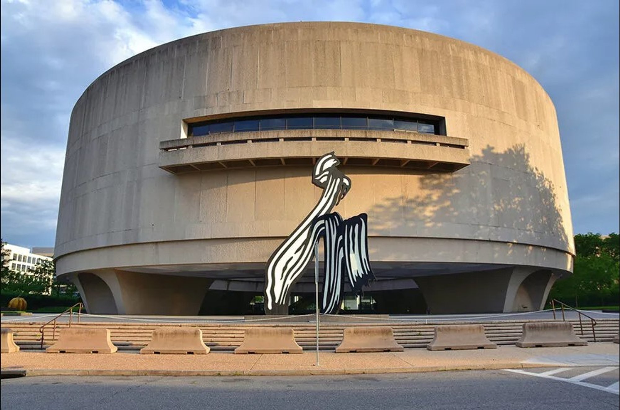 The Hirshhorn Museum in Washington, DC, has selected SOM and Selldorf to revitalize the museum.