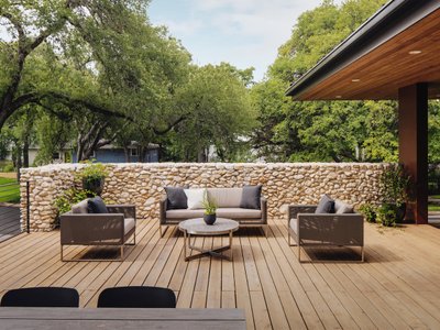 Crestvale Residence: A Place to Unwind by Clark Richardson Architects