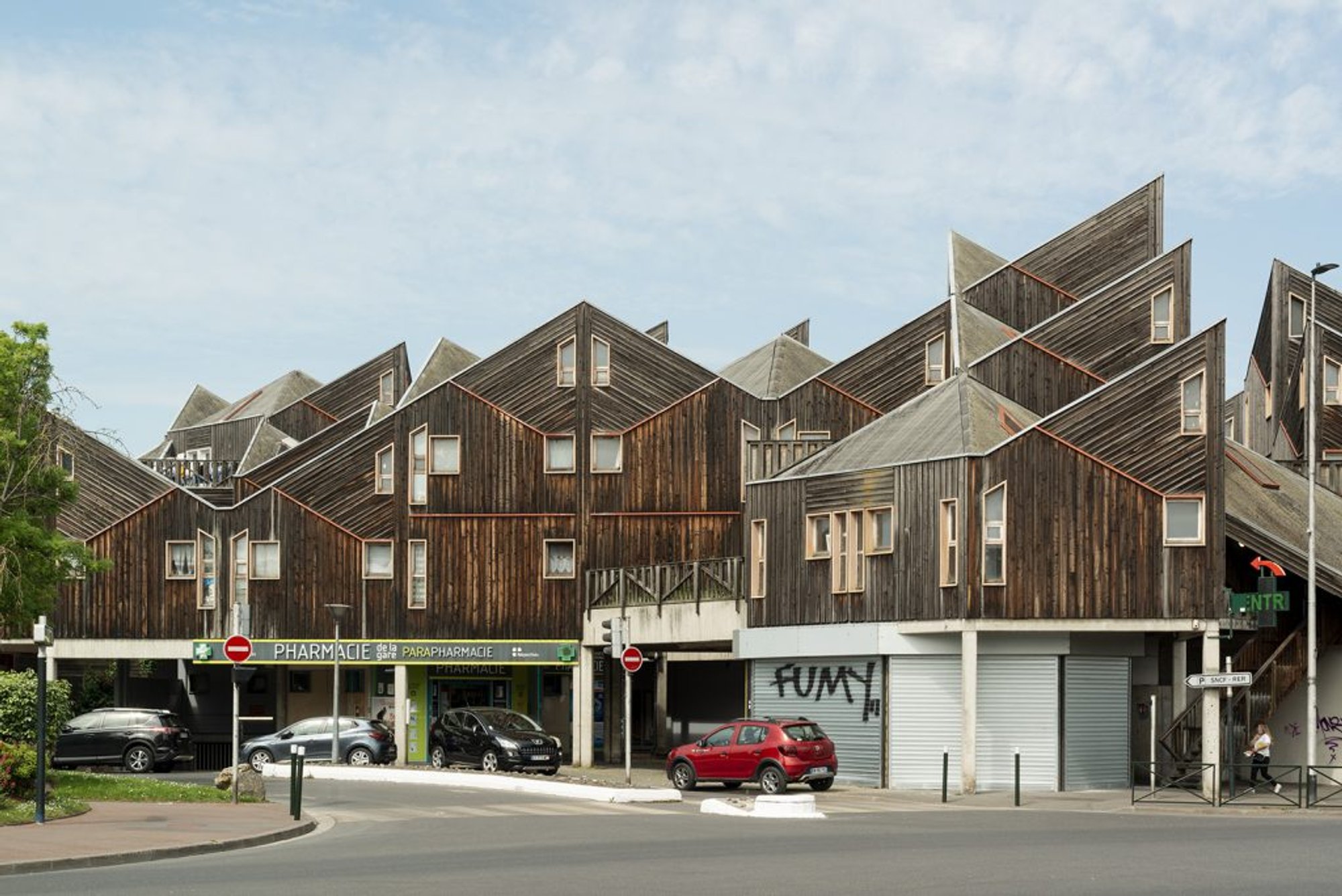 Iwona Buczkowska revisits Cité Pierre Sémard in Seine-Saint-Denis, France