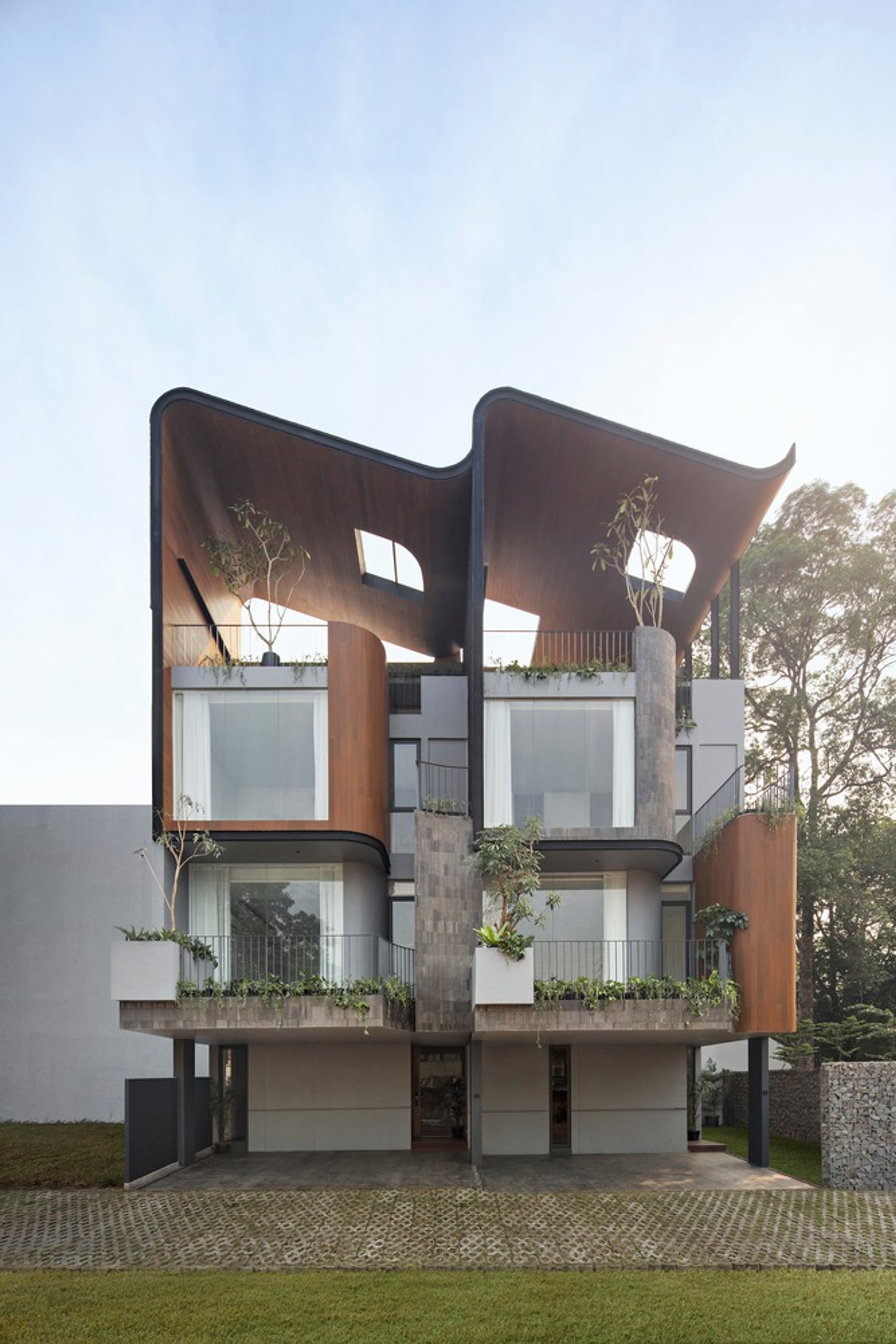 Ombak House by Arti Design Studio – A New Model for Sustainable Urban Living in Indonesia