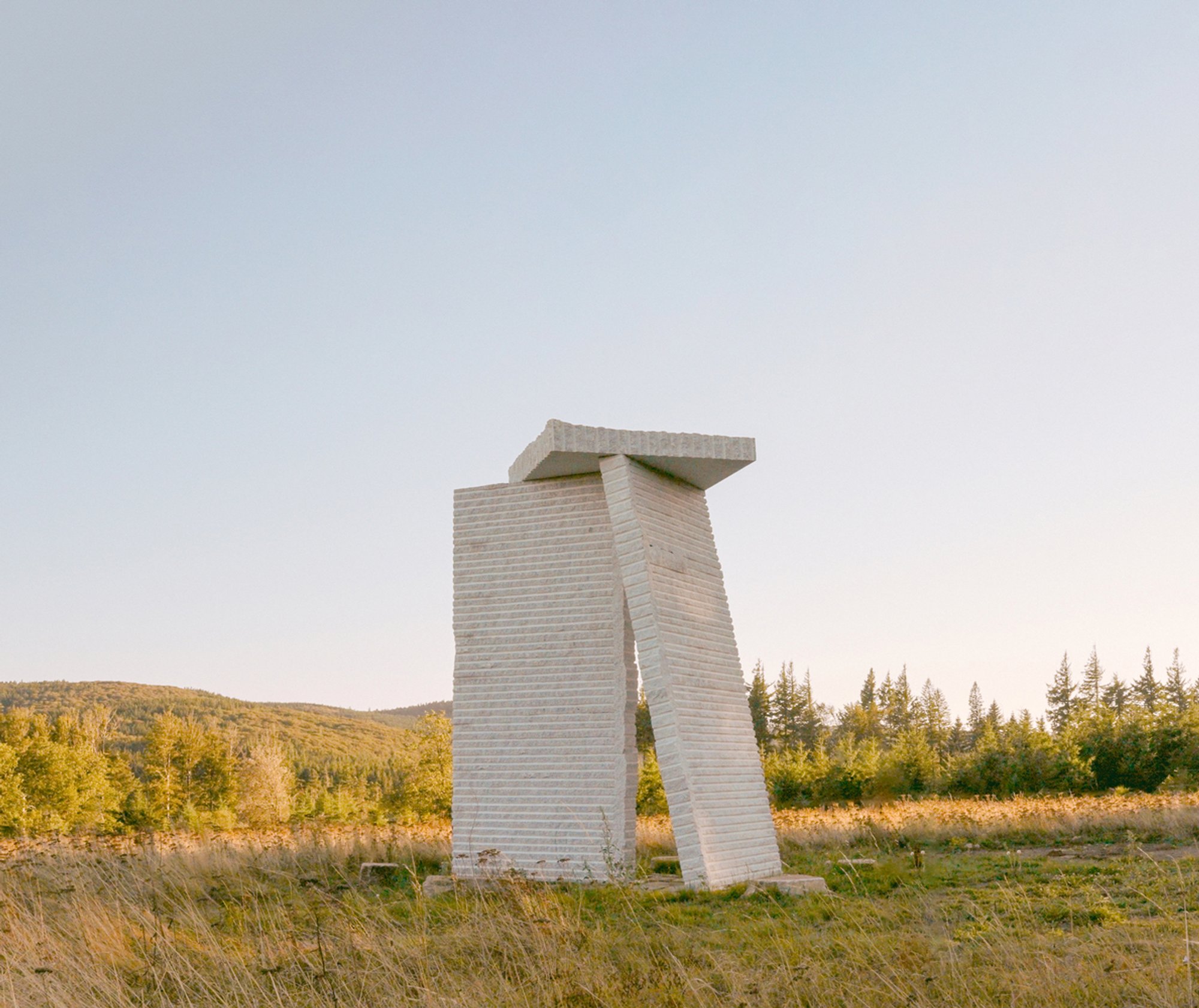 Mégalithes Stone Totems: Bridging Ancient Heritage and Contemporary Landscape