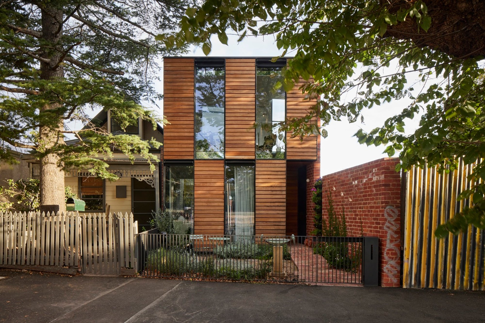 Parkside Home by Austin Maynard Architects: A Sustainable, Aging-in-Place Retreat in Fitzroy North