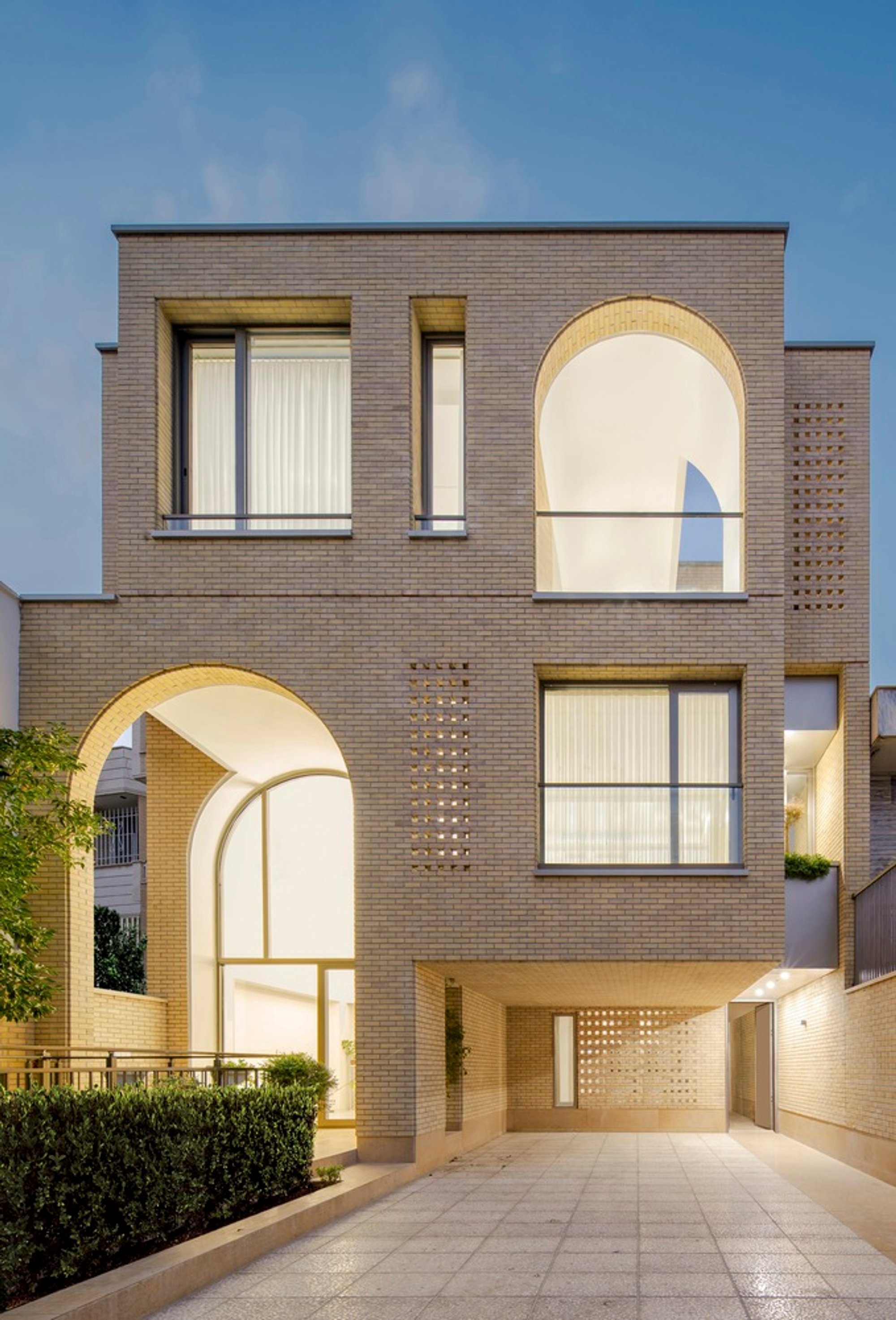 2 Ivans 2 Houses by HAMAAN Studio – Contemporary Iranian Housing Rooted in Tradition