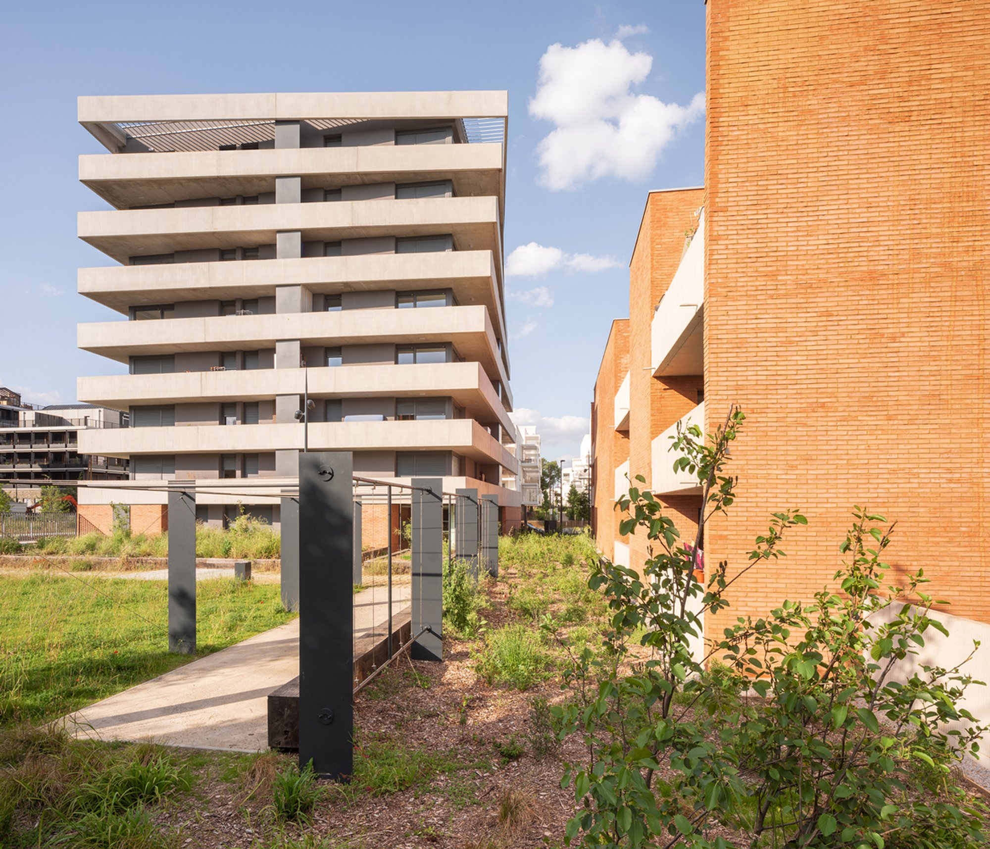 Au Loin Residence: Innovative Residential Design in Toulouse by GGR Architectes