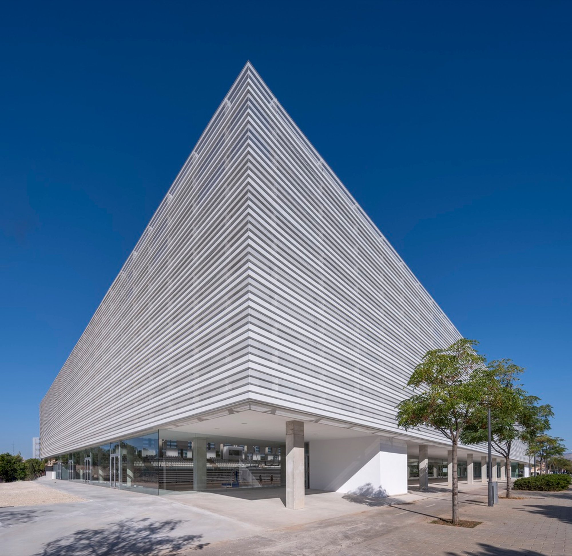 Municipal Sports Pavilion of San Vicente del Raspeig by MCEA Arquitectura and NAOS 04 Arquitectos