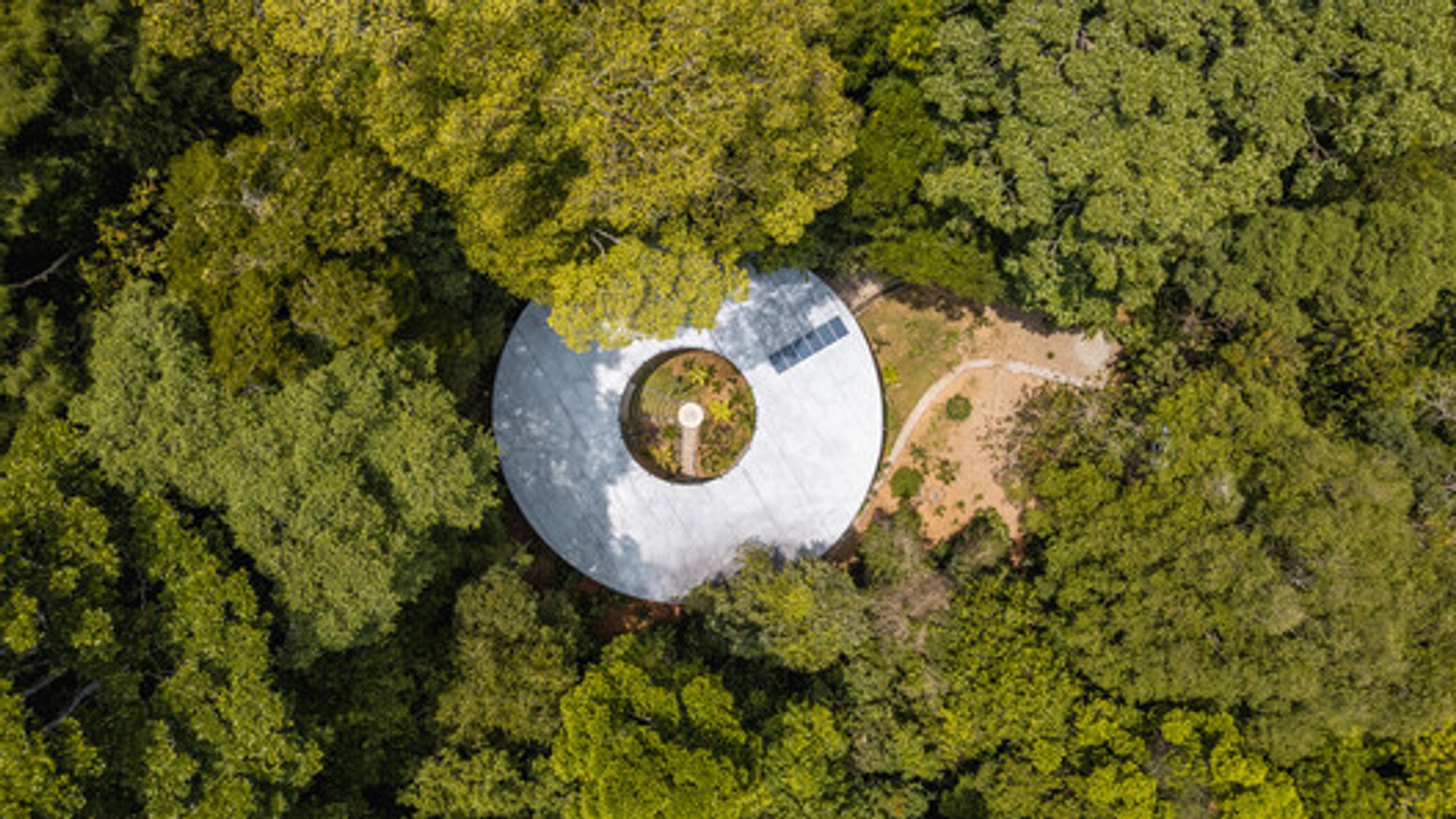 Sinfonia Verde Home by Studio Saxe: A Regenerative Off-Grid Retreat Immersed in the Costa Rican Rainforest