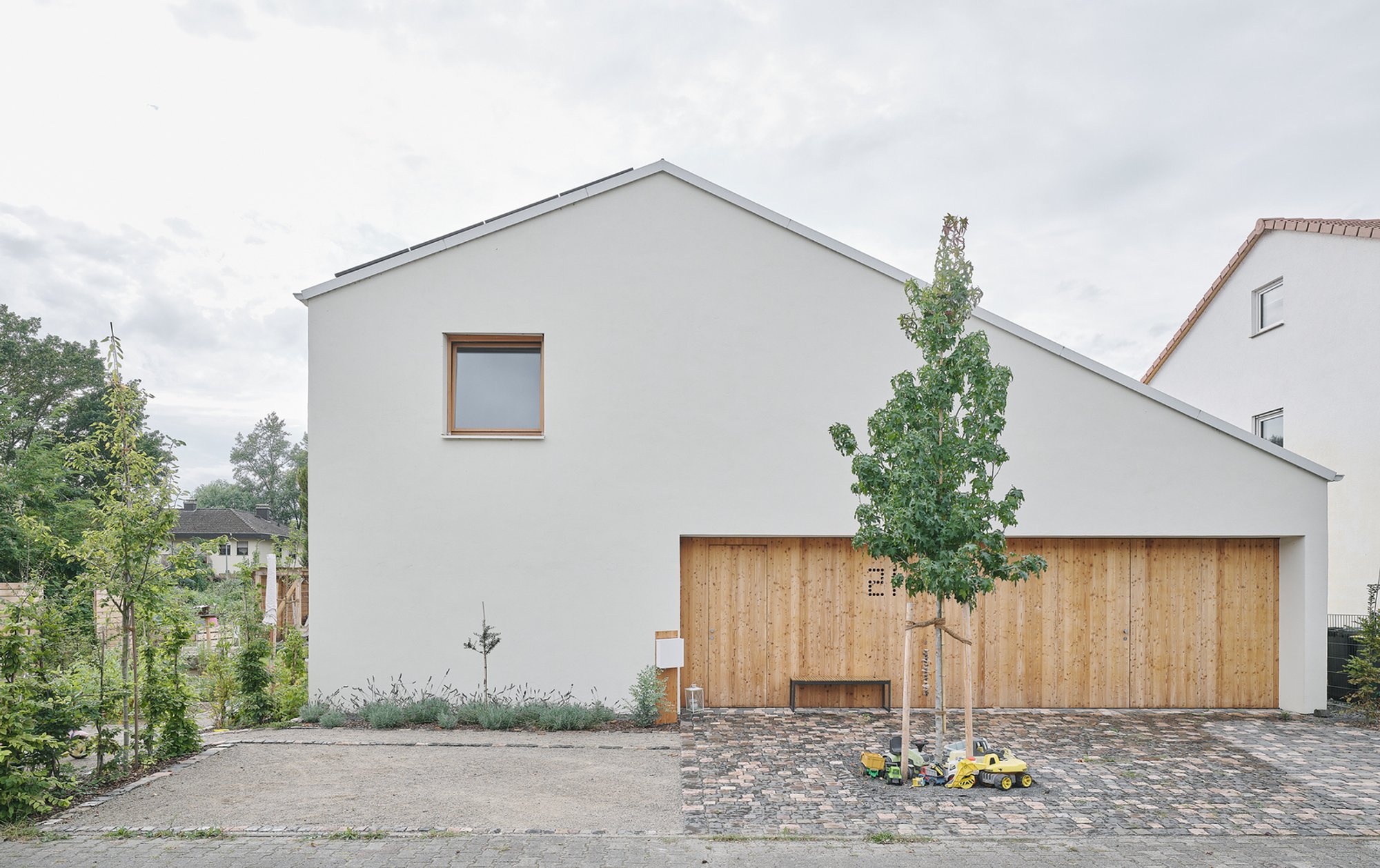TNY55 House by Marc Flick Architekt BDA: Sustainable Family Living in Ingelheim am Rhein