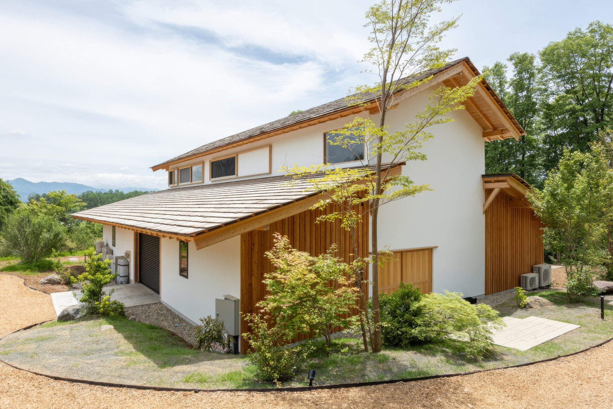 Totonoeru House by Sobokuya Inc.: A Harmonious Fusion of Nature, Craftsmanship, and Traditional Japanese Architecture