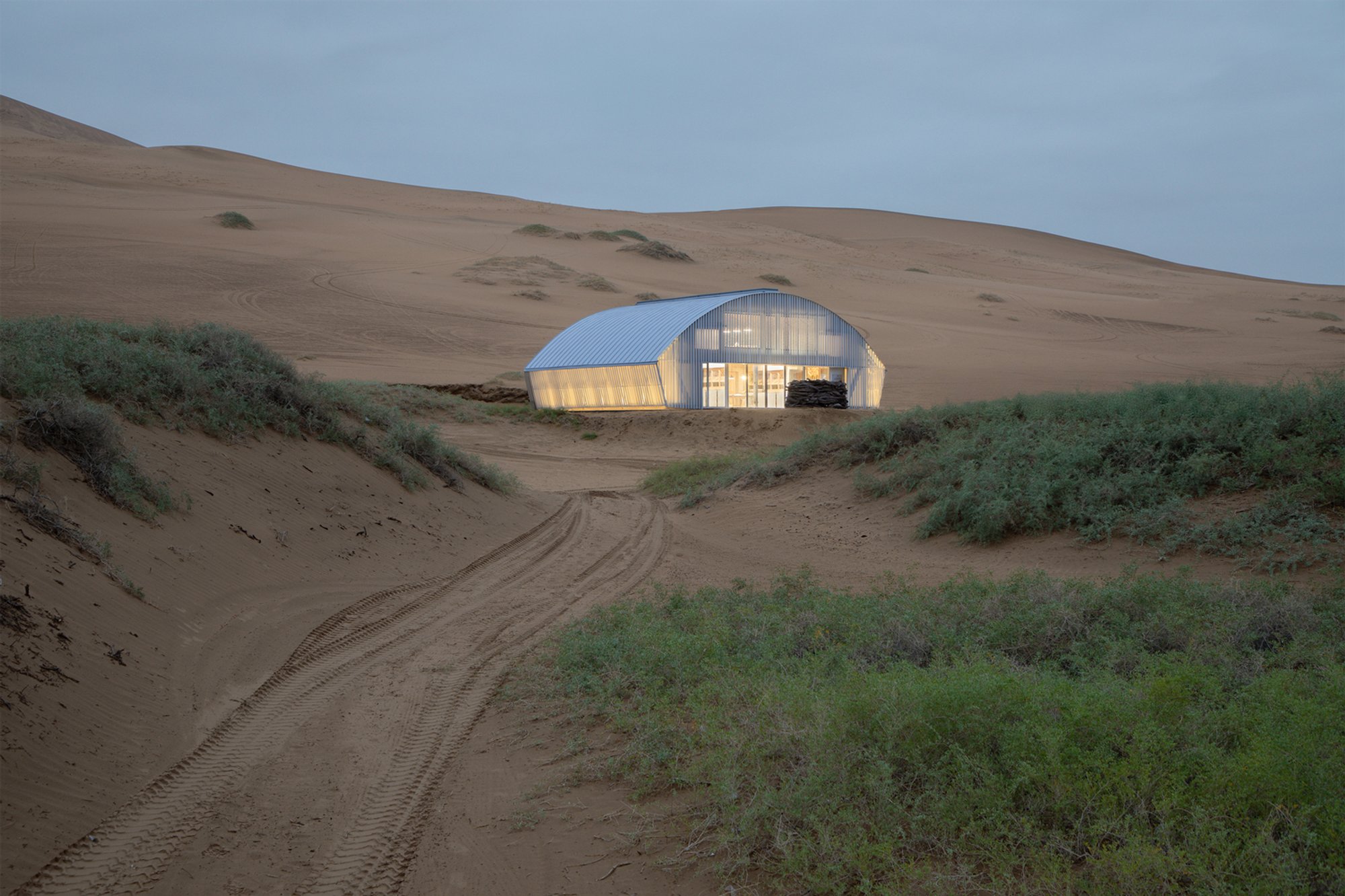 The Home in the Badain Jaran Desert: Sustainable Desert Living by Nanjing University