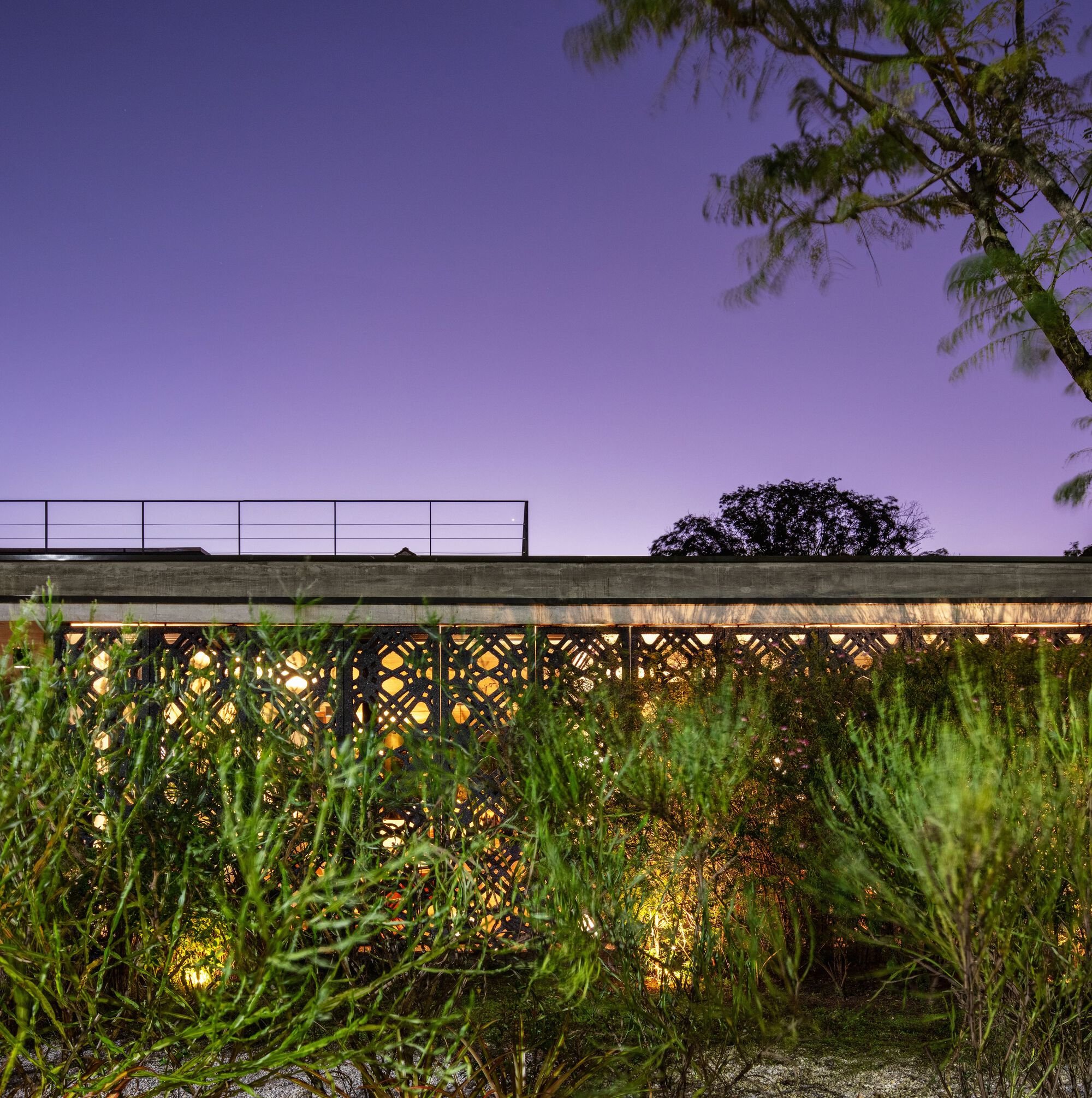 Casa Renda: The Lace-Inspired Modern Brazilian Home by Fernanda Neiva, Fernanda Palmieri, and Paula Zasnicoff