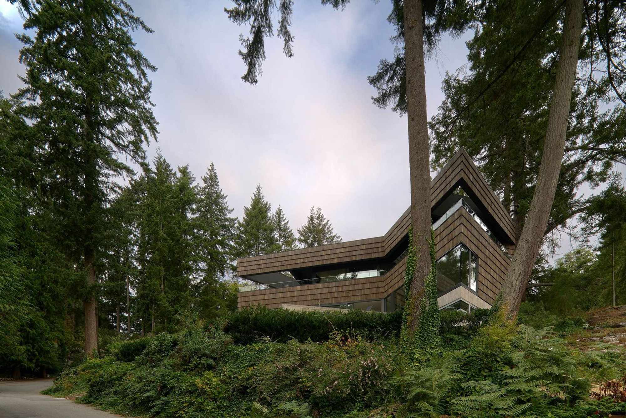 House With Big Shingles by D’Arcy Jones Architects – A Contemporary Forest Retreat in West Vancouver