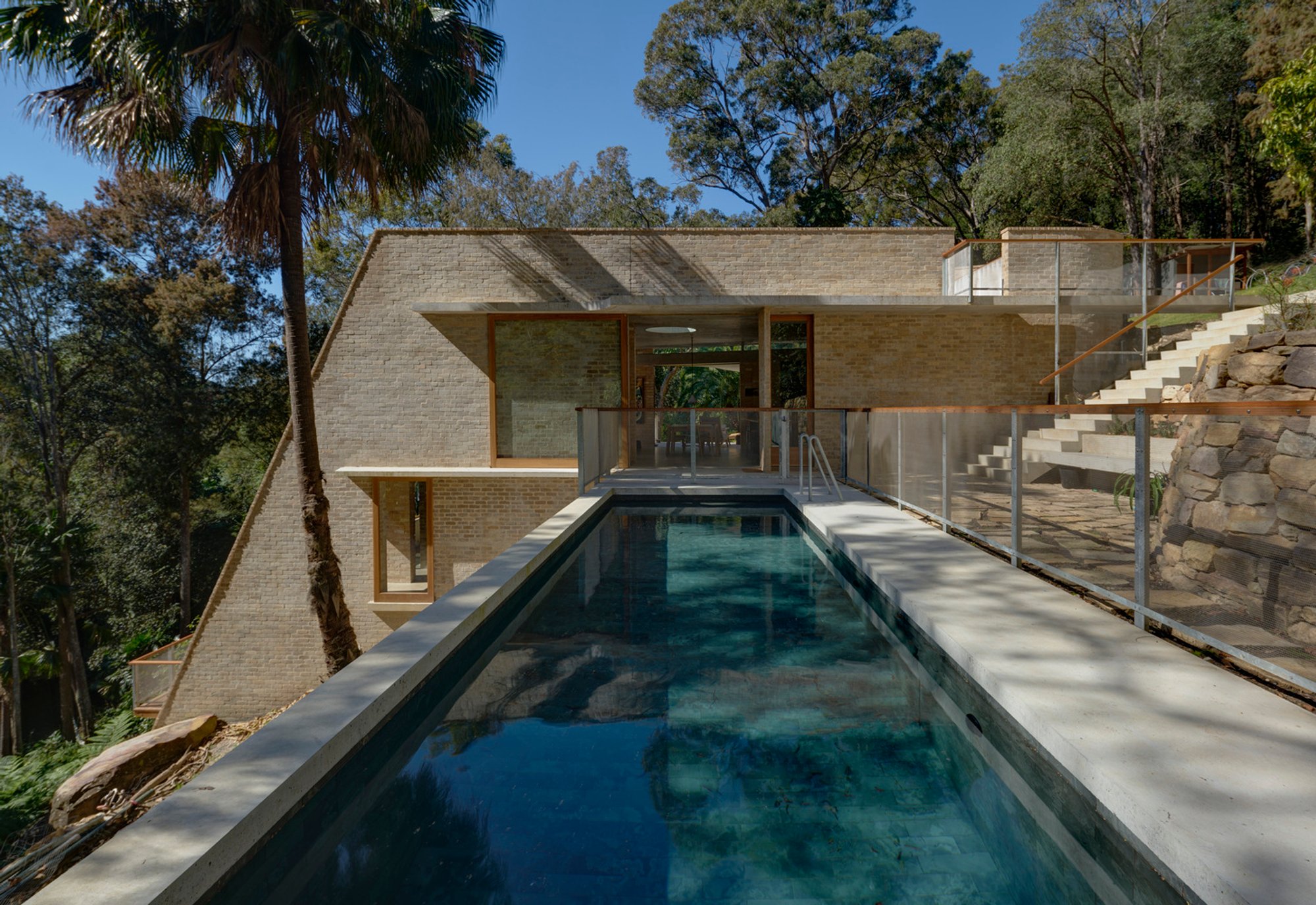 Cabbage Tree House by Peter Stutchbury Architecture: A Masterpiece of Site-Responsive Residential Design