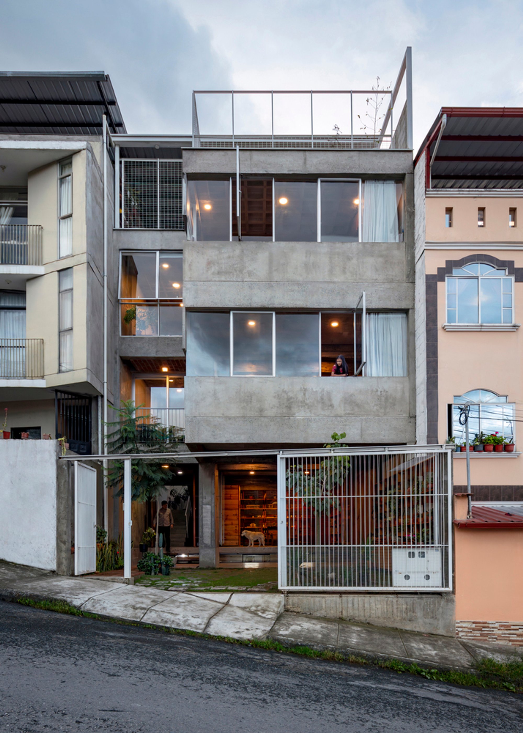 Foundations House by Holger Cuadrado: A Structural Manifesto of Flexibility and Urban Living in Loja, Ecuador