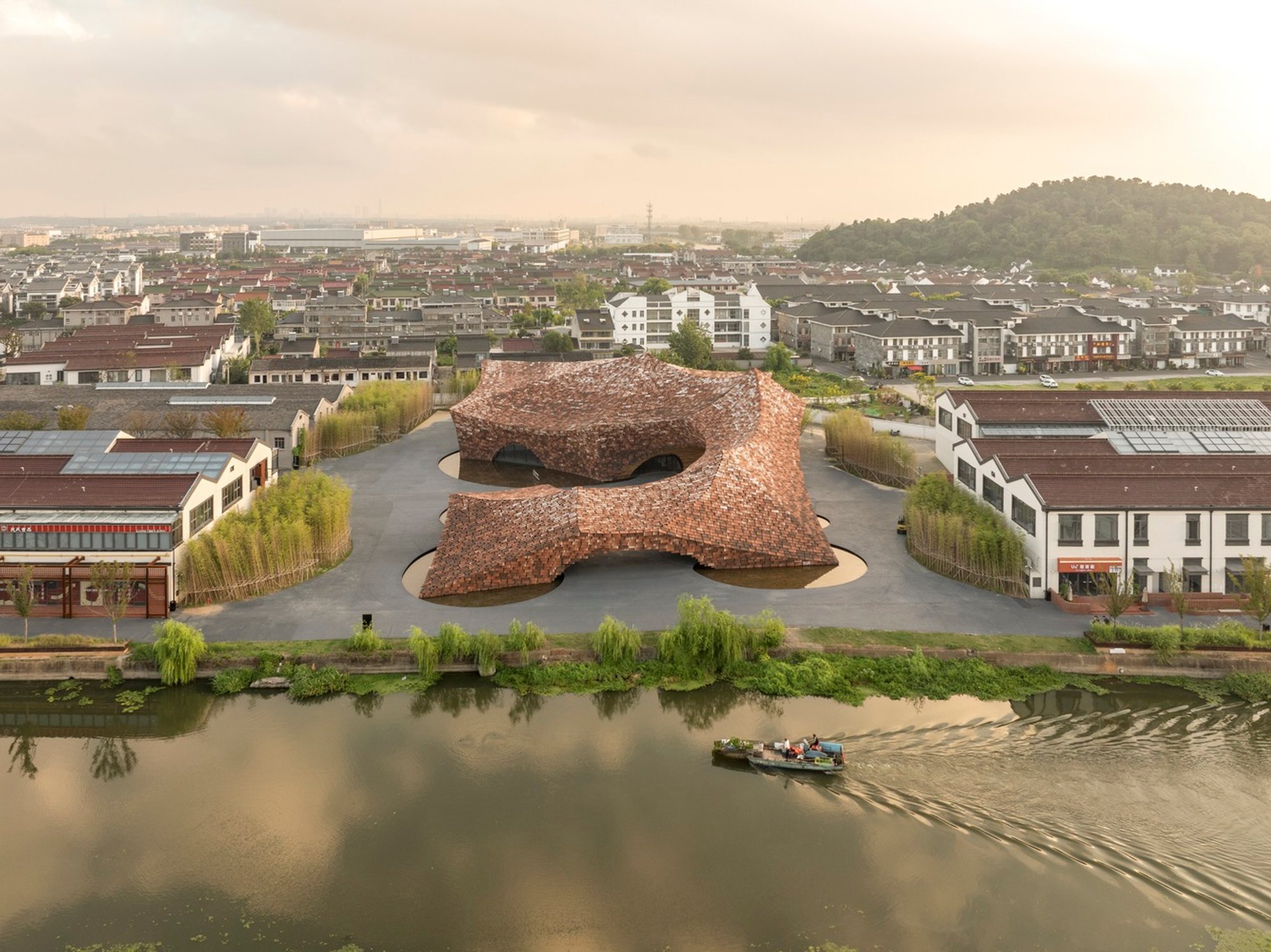 UCCA Clay Museum by Kengo Kuma & Associates – A Contemporary Cultural Landmark Rooted in Yixing’s Ceramic Heritage
